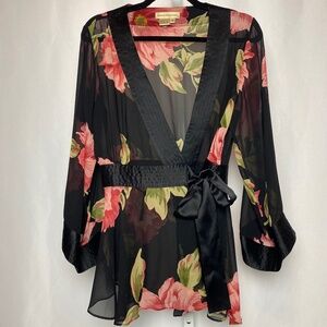 Patrick Christopher Womenʻs 100% Silk Black Floral Wrap Blouse Size 10